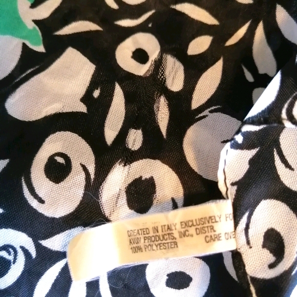 Scarf - Picture 1 of 2